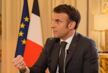 Макрон: Росія не може вирішувати, чи прийматиме Україна миротворців