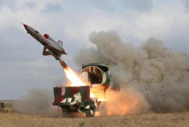 Незграбні, але ефективні: Україна почала запускати старі семитонні безпілотники