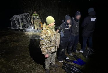 Прятки в туалете поезда и загадочные маршруты: как уклонисты пытаются убежать от войны