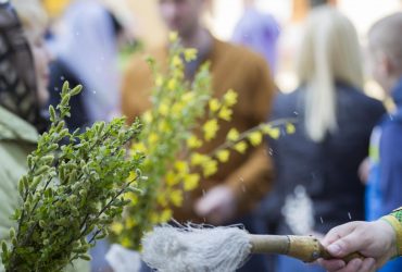 Вербна неділя 2024: традиції та заборони, куди поставити освячену вербу