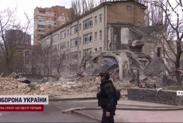 Під звуки вибухів та повітряної тривоги малеча біжить в укриття: росіяни ракетами атакували столицю