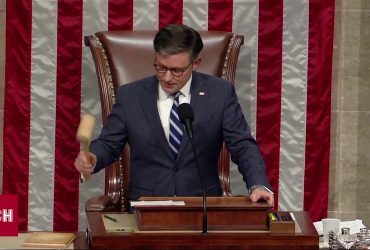 Спікер Джонсон вигадав нову причину, щоб не ставити на голосування допомогу Україні