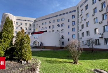 Скандал в роддоме: медики требуют вернуть бывшего руководителя