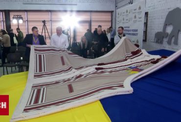 Вишивальниці на Дніпропетровщині встановили рекорд