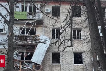 Росія вгатила по школі і дитячому майданчику у Харкові авіабомбами