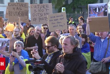 Пропутінська співачка Нетребко виступає у ЄС. Протестувальників проти її концертів лякають судом