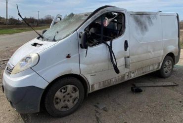 В Днепропетровской области вражеский дрон попал в авто: погиб мужчина (фото)