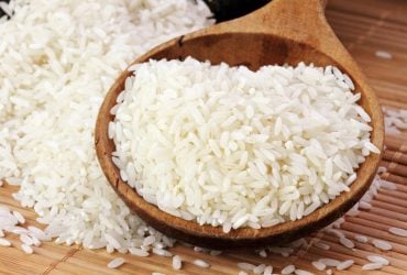 Чи треба промивати рис: головні кулінарні причини це робити
