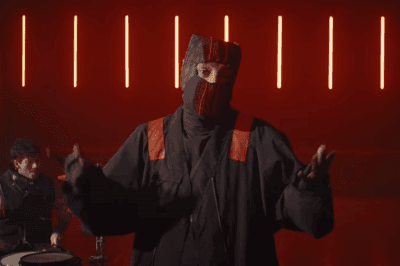 Twenty one Pilots у новому кліпі засвітили бандану з написом
