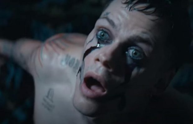 Вышел первый трейлер ремейка "Ворона" с Биллом Скарсгардом