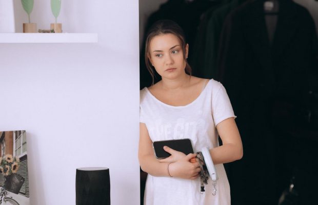 "В Польше мне говорили, чтобы я ехала к себе в Украину", - актриса Елена Олейникова