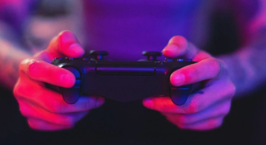 Украинские Fractured Byte и 4А Games продадут россиянам: Embracer достиг соглашения