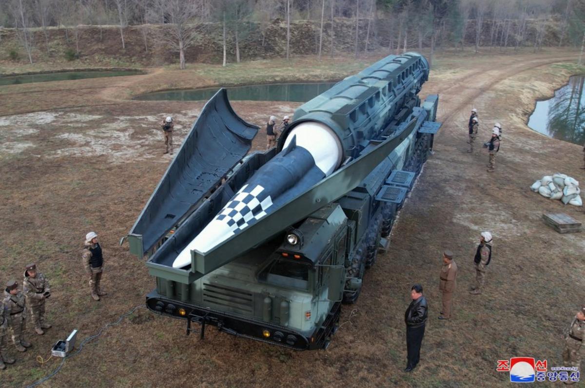 Ракету запустили з полігону, розташованого на околицях Пхеньяну / фото kcna.kp Ракету запустили з полігону, розташованого на околицях Пхеньяну / фото kcna.kp