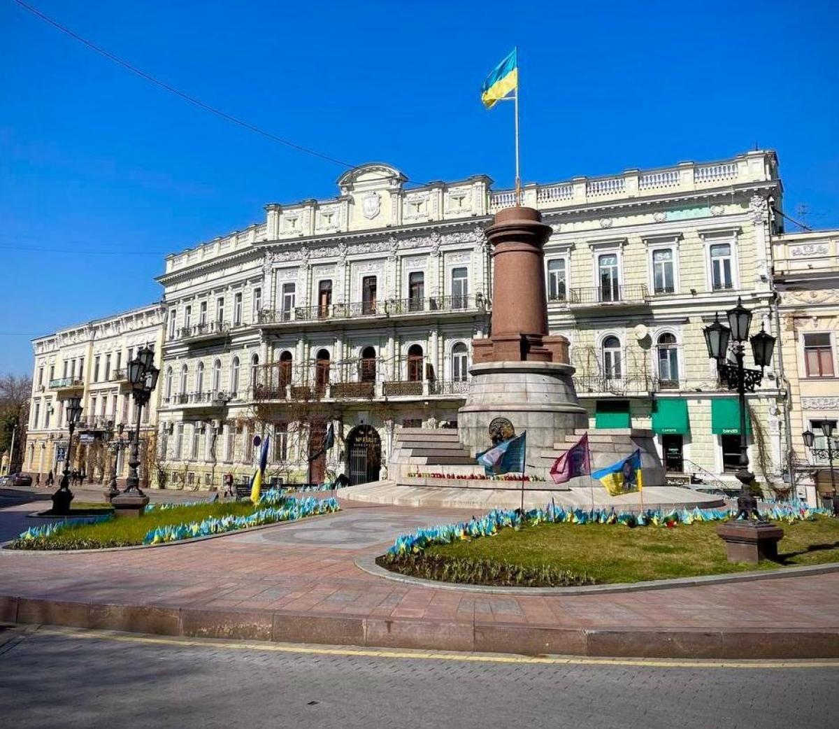 Члени комісії рекомендували перейменувати Катерининську вулицю та Катерининську площу / фото Одеса. Офіційно Члени комісії рекомендували перейменувати Катерининську вулицю та Катерининську площу / фото Одеса. Офіційно