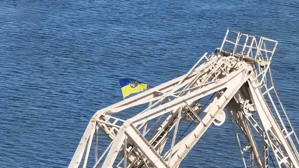 Український прапор на лівому березі Херсонщини / скриншот Український прапор на лівому березі Херсонщини / скриншот