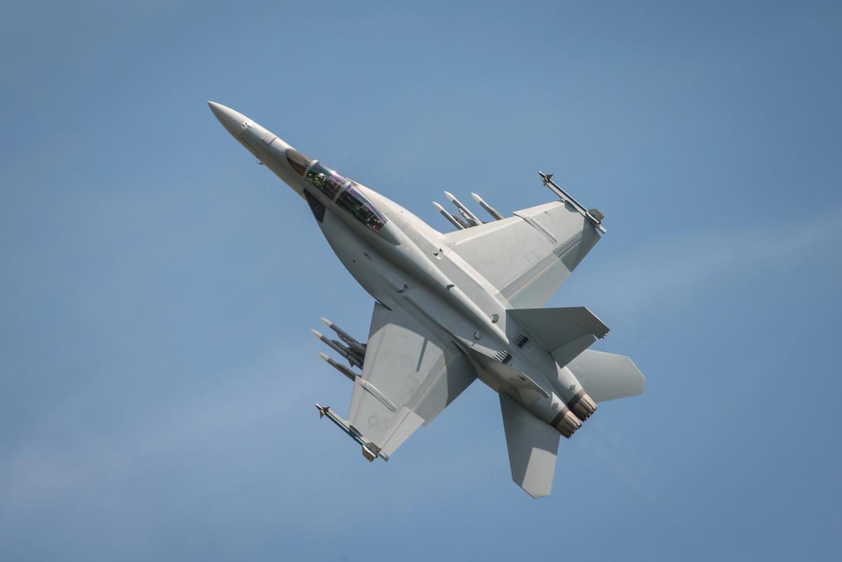 F/A-18 летает в небе еще с 1978 года / фото ua.depositphotos.com F/A-18 летает в небе еще с 1978 года / фото ua.depositphotos.com