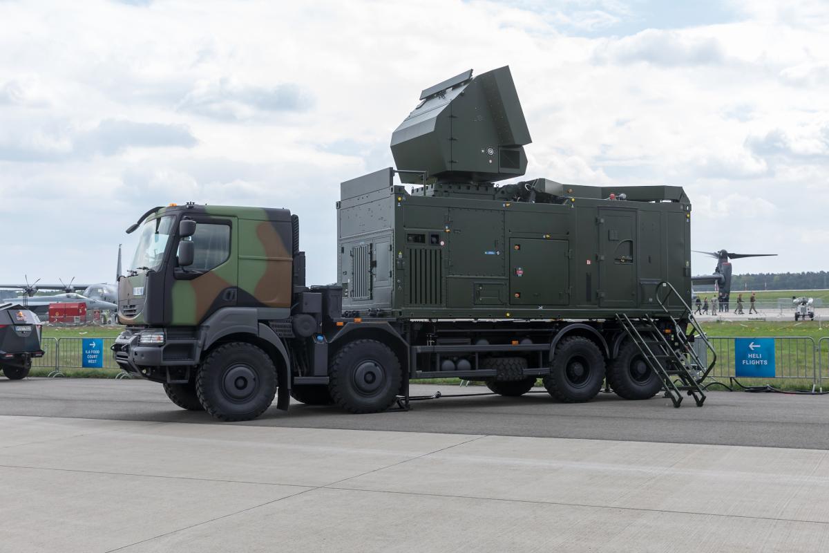 Показ трьохкоординатного радара Ground Master 200 (ILA 2018) / Фото - Wikipedia Показ трьохкоординатного радара Ground Master 200 (ILA 2018) / Фото - Wikipedia