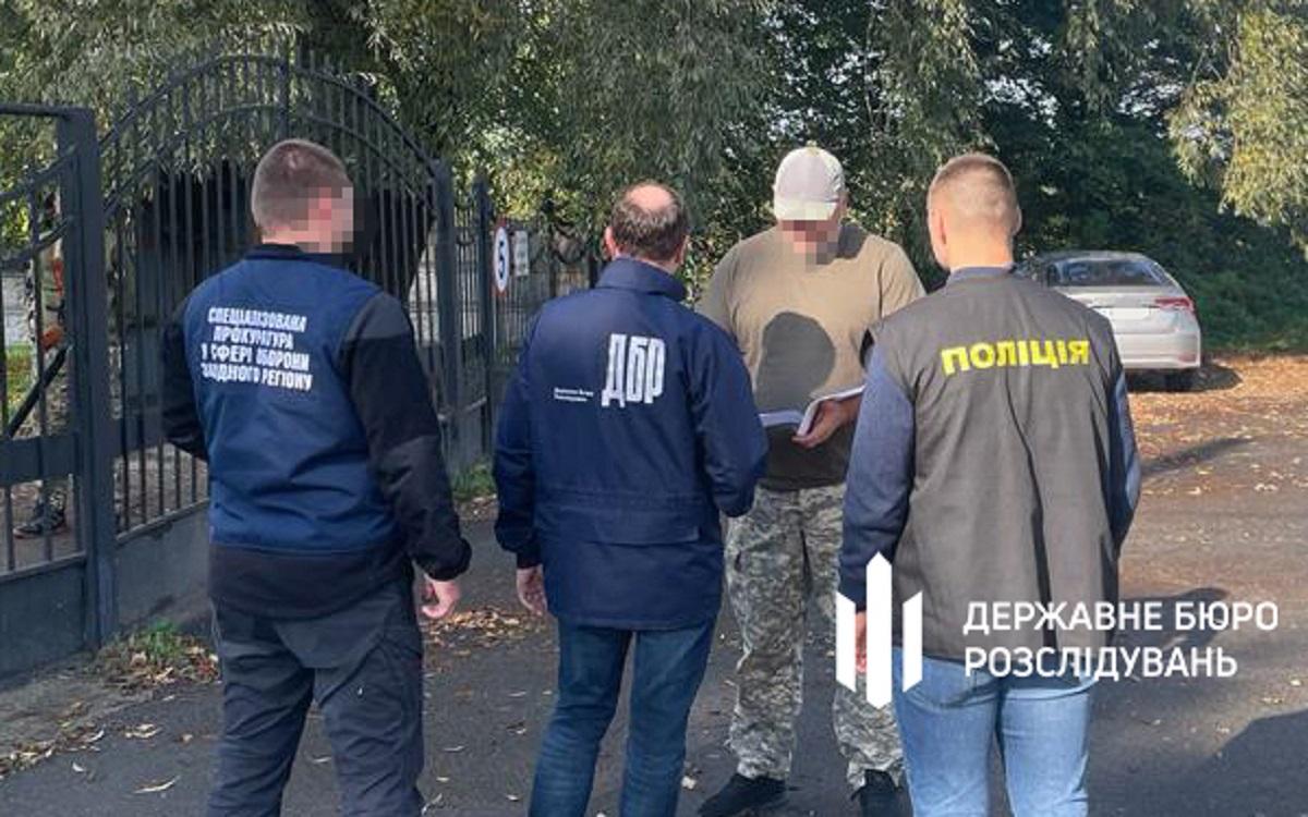 У роті охорони «проходили» службу семеро гравців та тренерів клубу / фото ДБР У роті охорони «проходили» службу семеро гравців та тренерів клубу / фото ДБР