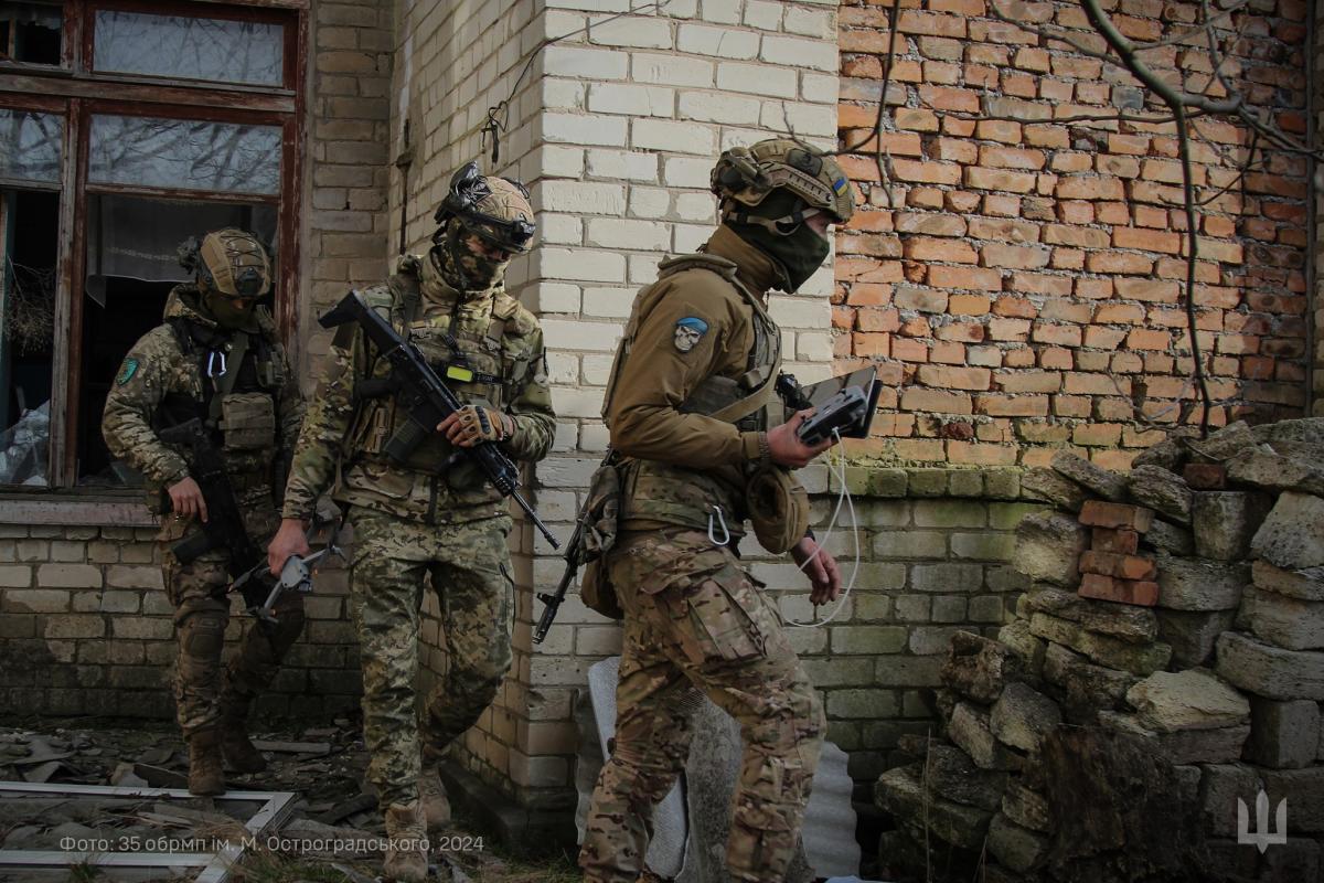 Україна розгорнула під Очеретиним недосвідчену бригаду / фото 35 ОБрМП імені Михайла Остроградського Україна розгорнула під Очеретиним недосвідчену бригаду / фото 35 ОБрМП імені Михайла Остроградського