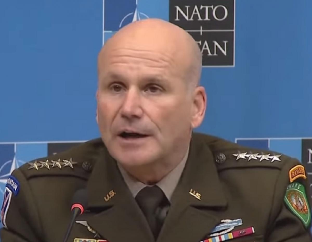 Кристофер Каволи предупреждает, что без помощи США скоро баланс артснарядов будет 10 к 1 в пользу РФ / скриншот Кристофер Каволи предупреждает, что без помощи США скоро баланс артснарядов будет 10 к 1 в пользу РФ / скриншот