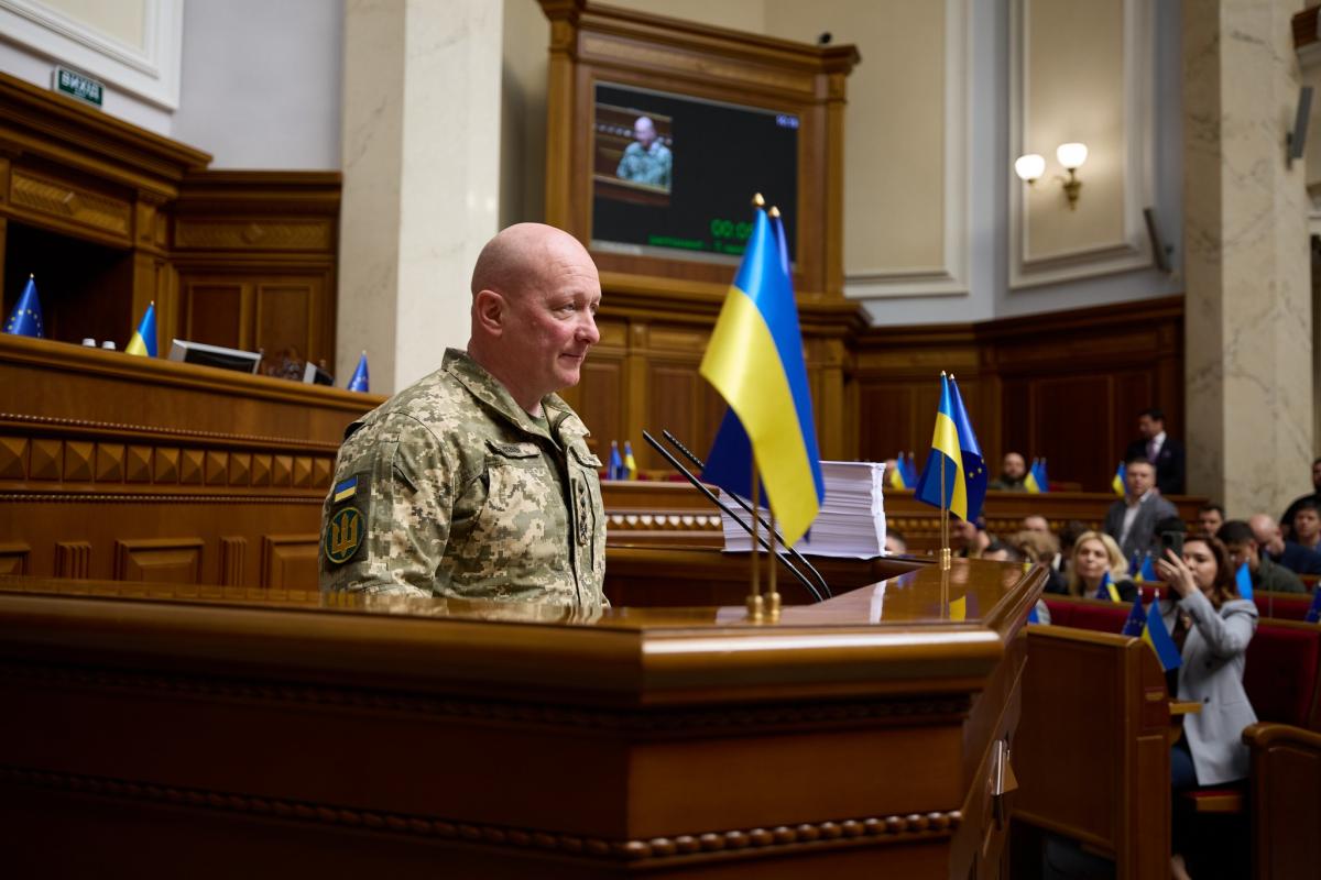 Водночас сам Юрій Содоль не захотів відповідати журналістам щодо інформації про своє звільнення / фото Вадим Сарахан, пресслужба Апарату ВРУ Водночас сам Юрій Содоль не захотів відповідати журналістам щодо інформації про своє звільнення / фото Вадим Сарахан, пресслужба Апарату ВРУ