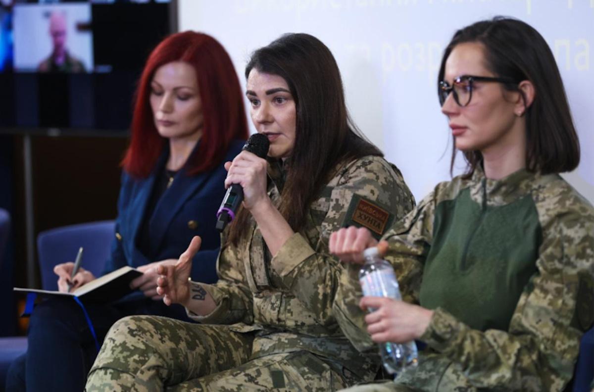 У ЗСУ служать понад 45 тисяч жінок - більше ніж загальна чисельність армій деяких країн Європи У ЗСУ служать понад 45 тисяч жінок - більше ніж загальна чисельність армій деяких країн Європи