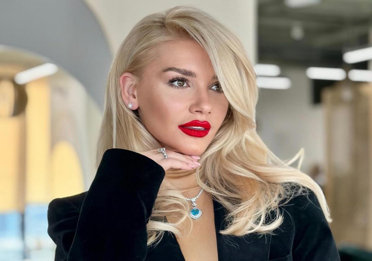Миша Романова живет на две страны / Скриншот Instagram Миша Романова живет на две страны / Скриншот Instagram