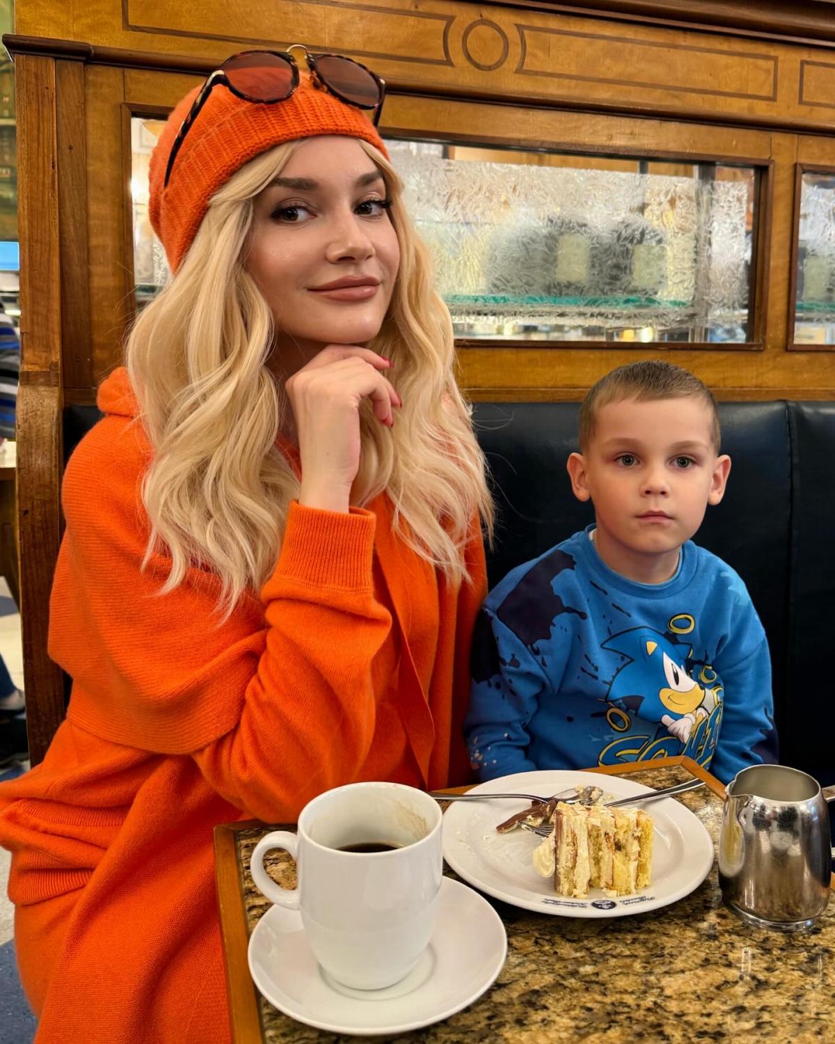 Misha Romanova with her son / Instagram screenshot