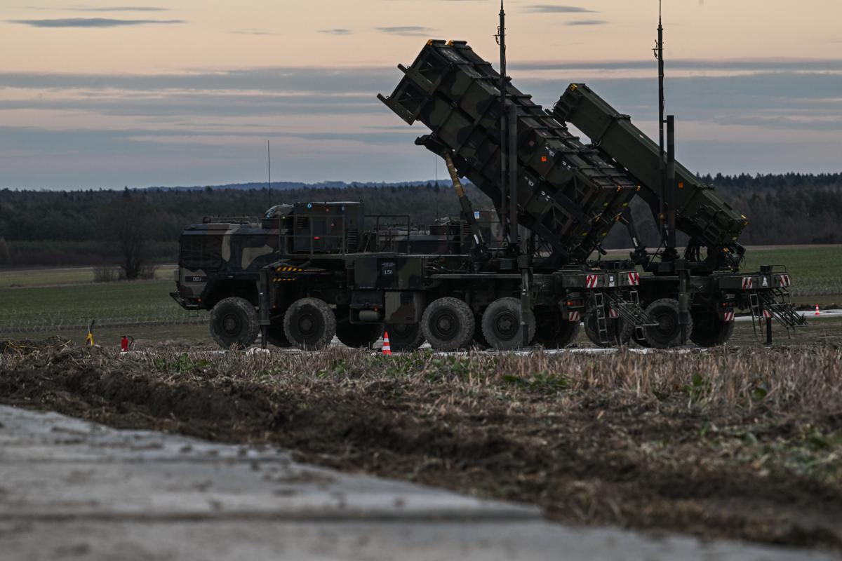 Tên lửa Patriot đầu tiên đã đến Ukraine cùng với tên lửa / ảnh Getty Images