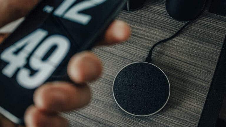 Android 15 сделает беспроводную зарядку доступной для большего числа смартфоно / фото Gizchina Android 15 сделает беспроводную зарядку доступной для большего числа смартфоно / фото Gizchina