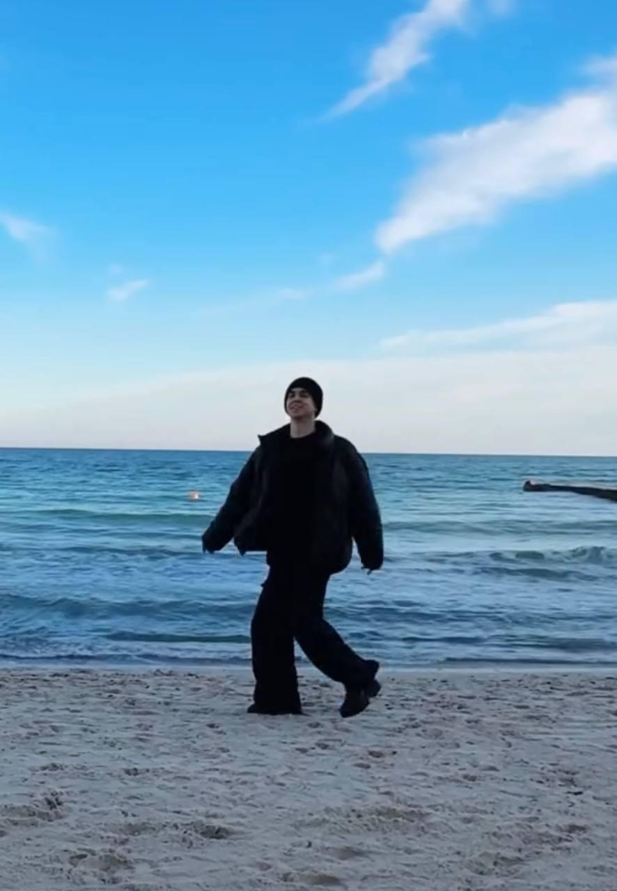 Melovin в Одессе / скриншот из видео Melovin в Одессе / скриншот из видео