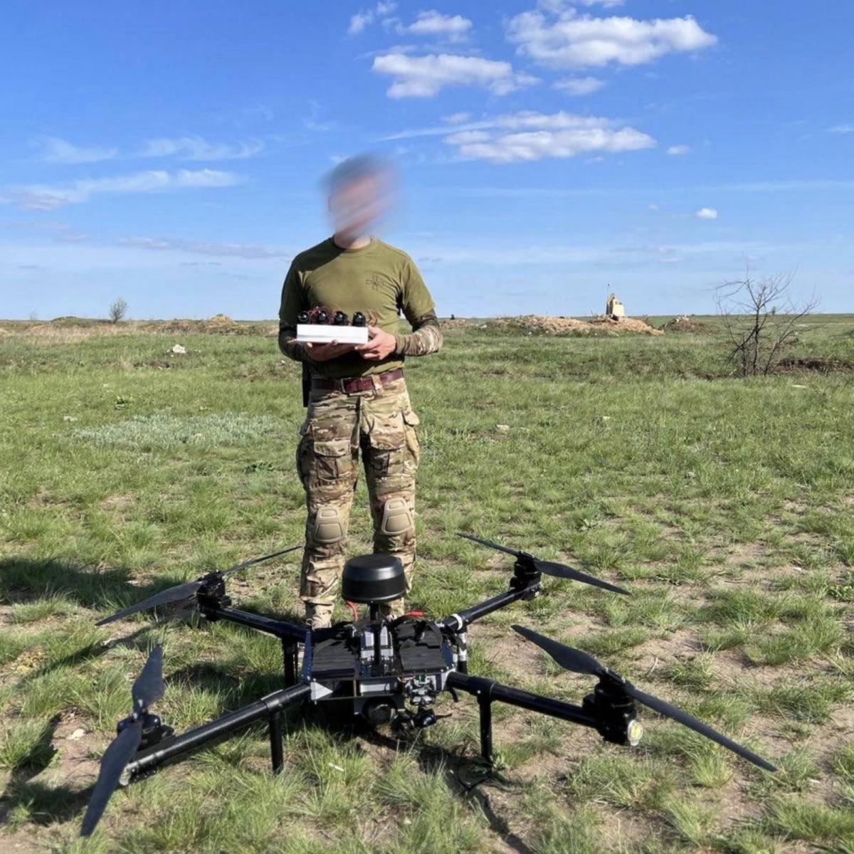 Коли в якомусь підрозділі попадали всі дрони, держава буде їх везти дуже довго, волонтер може привезти завтра, каже Притула / фото facebook.com/serhiyprytula Коли в якомусь підрозділі попадали всі дрони, держава буде їх везти дуже довго, волонтер може привезти завтра, каже Притула / фото facebook.com/serhiyprytula
