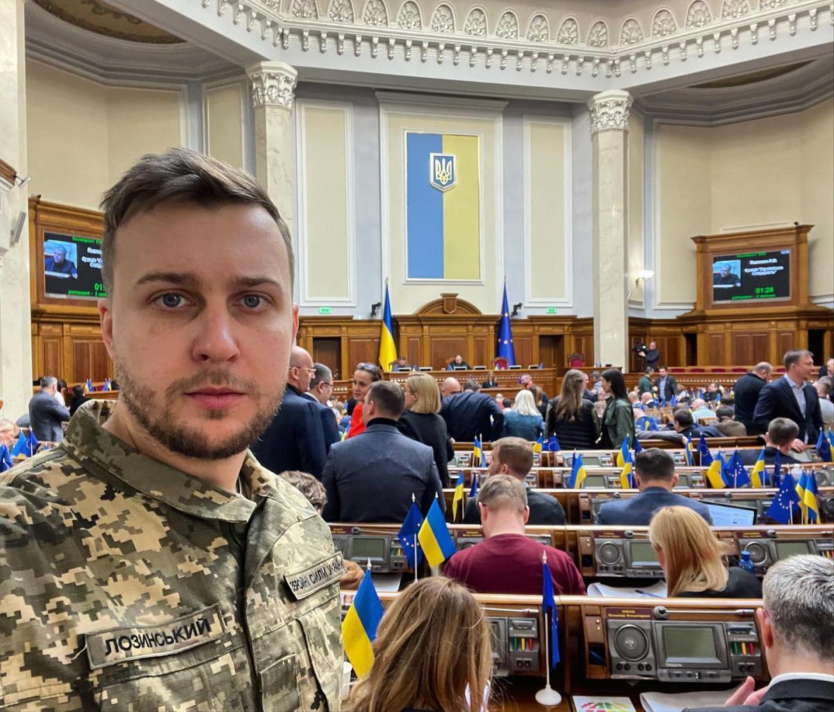Депутат від "Голосу" Роман Лозинський мобілізувався до 73-ї бригади ССО, і в нього не зникає мотивація бути корисним українському народу, наголосив Притула / фото facebook.com/lozynskyi.roman Депутат від "Голосу" Роман Лозинський мобілізувався до 73-ї бригади ССО, і в нього не зникає мотивація бути корисним українському народу, наголосив Притула / фото facebook.com/lozynskyi.roman