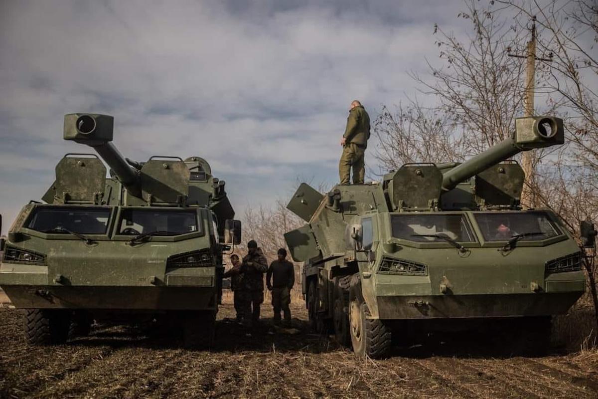 Украинские солдаты надеются на облегчение ситуации с поступлением оружия от США / фото facebook.com/JointForcesCommandAFU Украинские солдаты надеются на облегчение ситуации с поступлением оружия от США / фото facebook.com/JointForcesCommandAFU