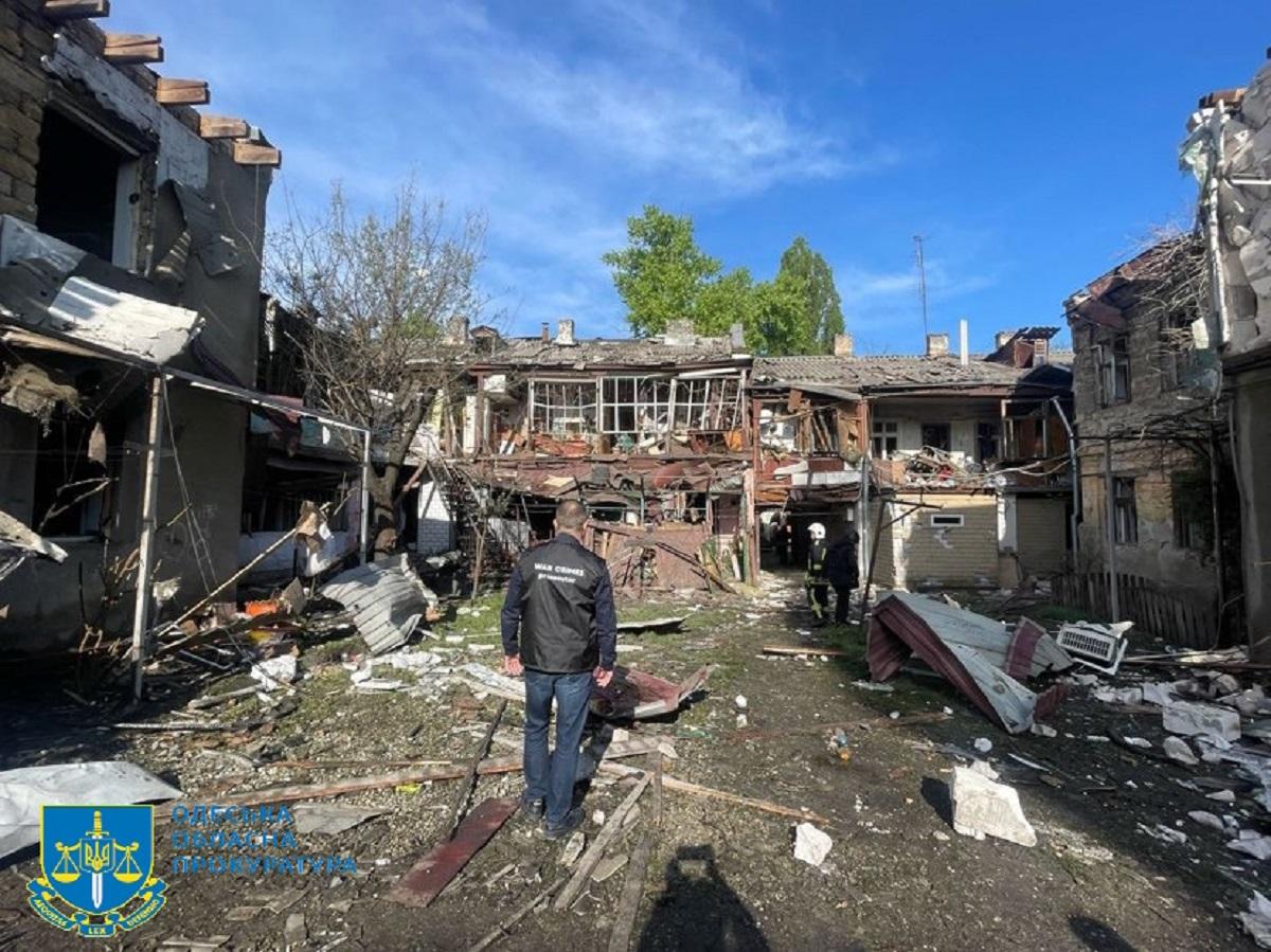 Серед постраждалих четверо дітей, двоє з яких – немовлята / фото od.gp.gov.ua Серед постраждалих четверо дітей, двоє з яких – немовлята / фото od.gp.gov.ua