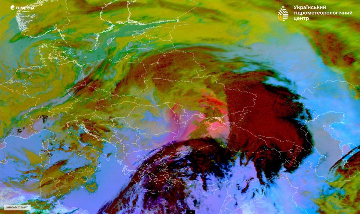 До України знову прийшов пил з Сахари / фото Укргідрометцентр До України знову прийшов пил з Сахари / фото Укргідрометцентр