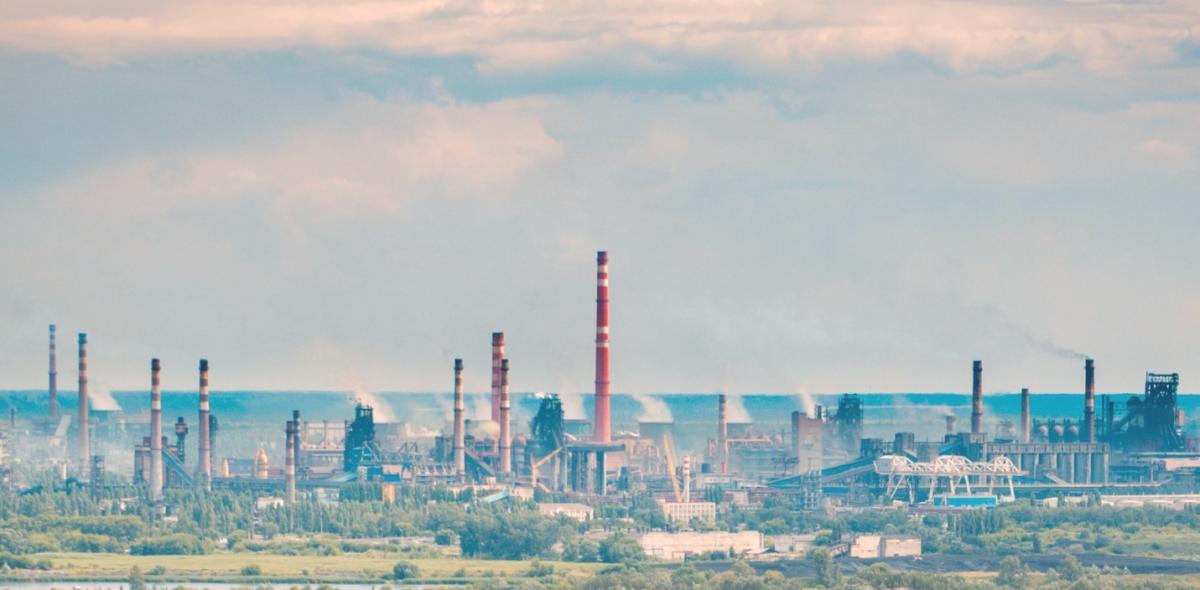 Новолипецький металургійний комбінат є одним з найбільших підприємств чорної металургії у РФ / фото wikipedia Новолипецький металургійний комбінат є одним з найбільших підприємств чорної металургії у РФ / фото wikipedia