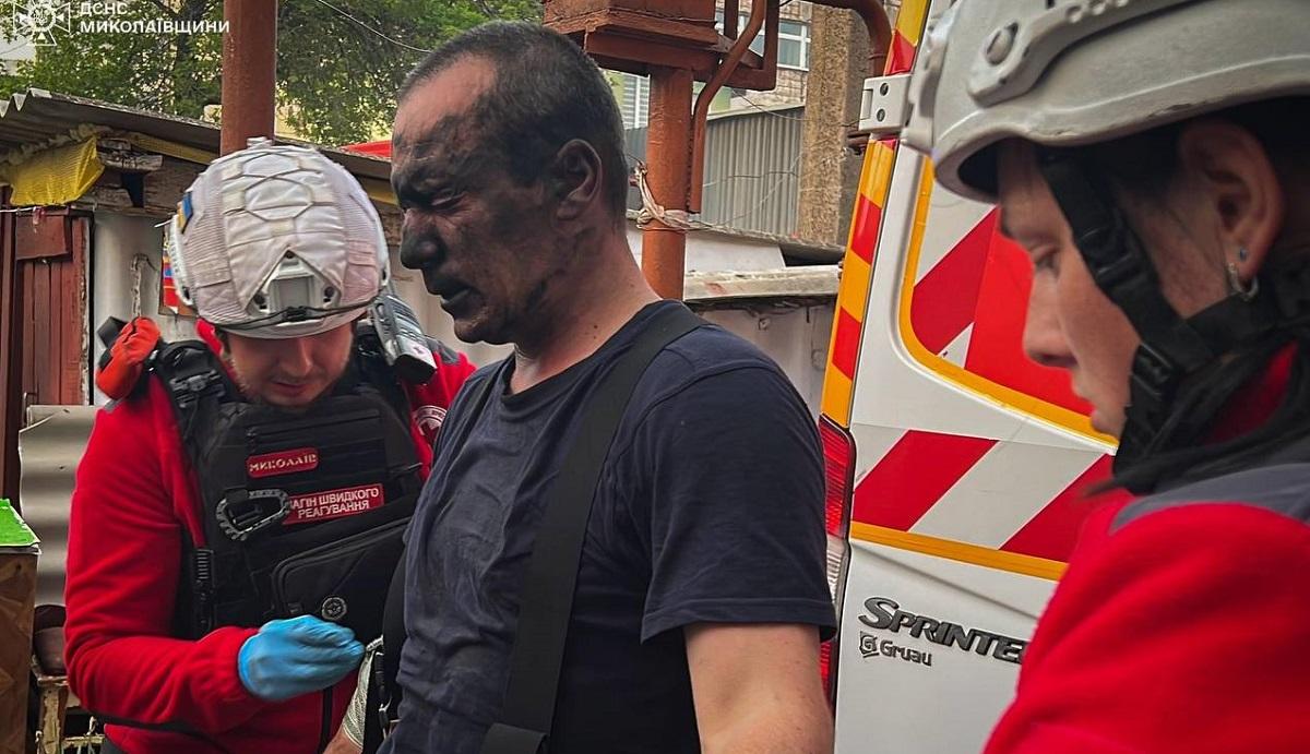 Внаслідок вибуху постраждало 5 рятувальників / фото ДСНС Внаслідок вибуху постраждало 5 рятувальників / фото ДСНС