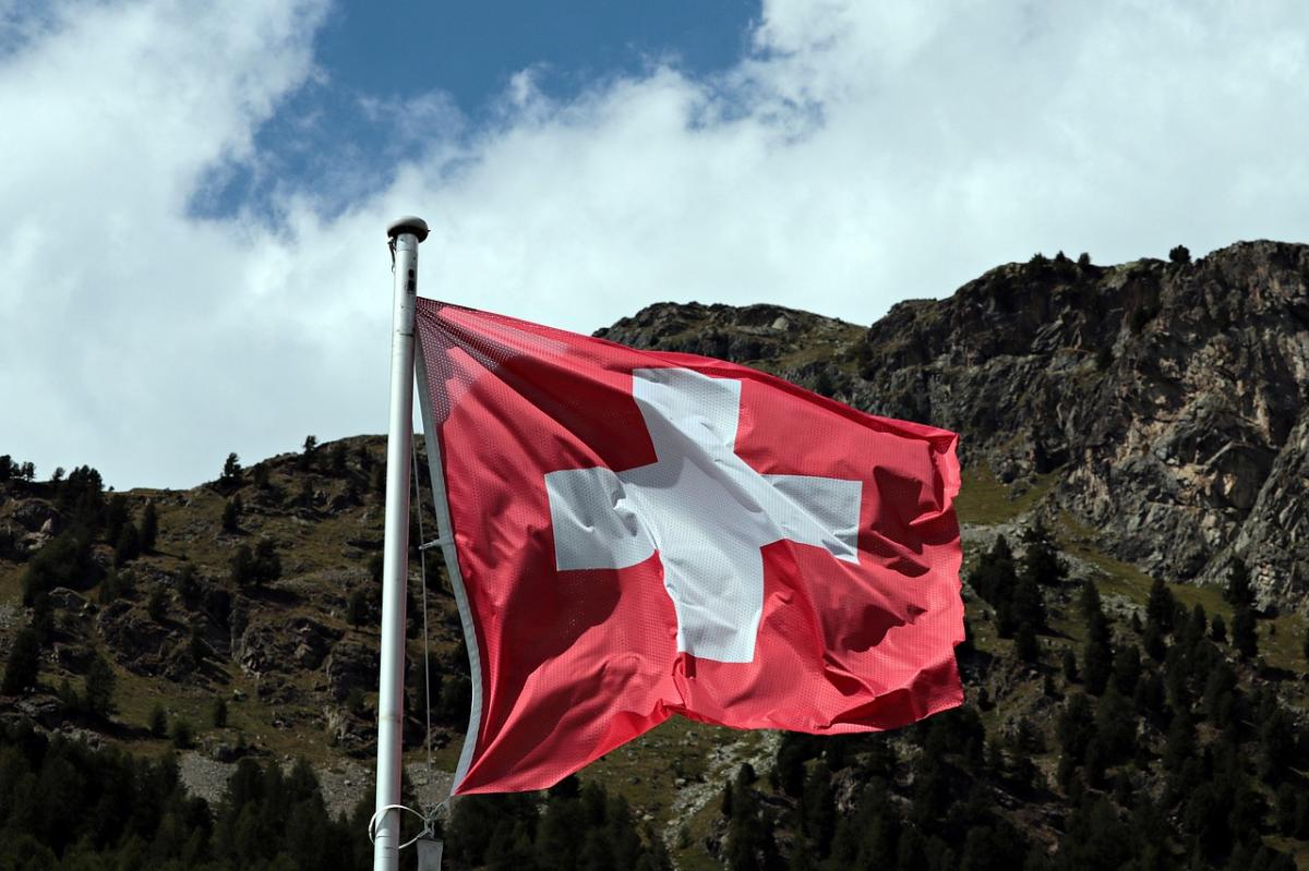 Известно, что страны Запада призывают Швейцарию предоставлять Украине больше помощи / фото pixabay