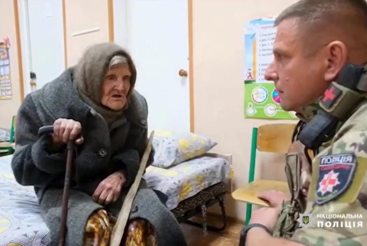 Лидия Степановна прошла пешком более 10 км / кадр из видео Лидия Степановна прошла пешком более 10 км / кадр из видео