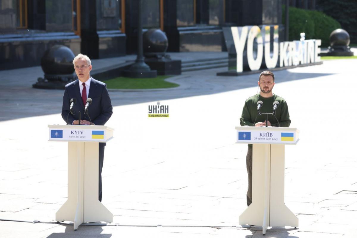 Зеленський виступив на прес-конференції зі Столтенбергом / фото УНІАН, ВІктор Ковальчук Зеленський виступив на прес-конференції зі Столтенбергом / фото УНІАН, ВІктор Ковальчук