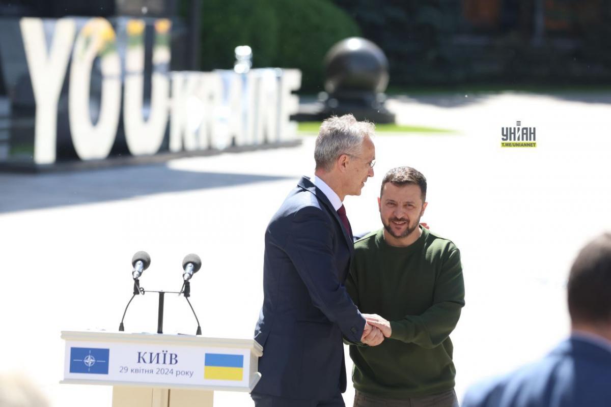 Столтенберг висловився про допомогу Україні / фото УНІАН, Віктор Ковальчук Столтенберг висловився про допомогу Україні / фото УНІАН, Віктор Ковальчук