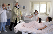 Матір віддала нирку доньці: у Дніпрі вперше провели трансплантацію дитині (відео)