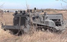 Россияне испытали на Донбассе 30-тонного робота "Сталкер"
