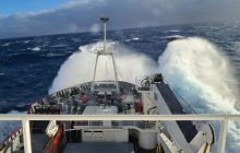 Десятиметровые волны и бешеный ветер: как "Ноосфера" преодолела страшный Дрейк (фото, видео)