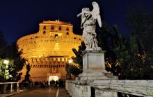 Названы десять самых переполненных туристами городов Европы: четыре из них в одной стране