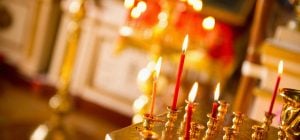 24 декабря: церковный праздник сегодня, что нельзя выносить из дома в Сочельник