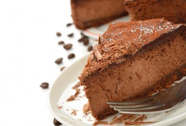 Шоколадний чизкейк на Великдень: Джеймі Олівер дав рецепт неповторного десерту