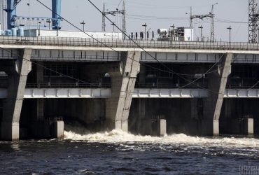 Захарова заговорила про руйнування дамб Київської ГЕС і Канівського водосховища