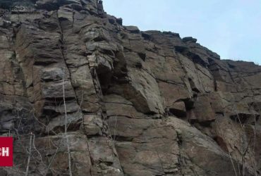 Двое парней упали в карьер: один погиб